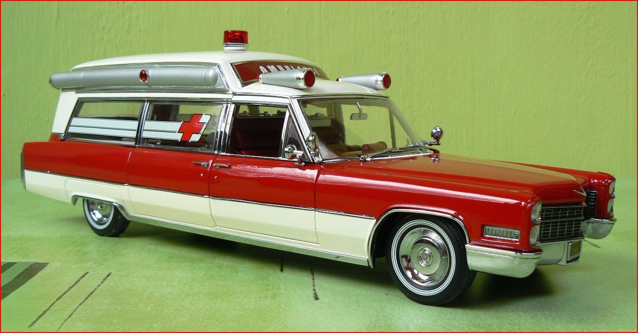 Miniature RARE 1:43 Cadillac S&S Hight Top ambulance 1966 Neo
